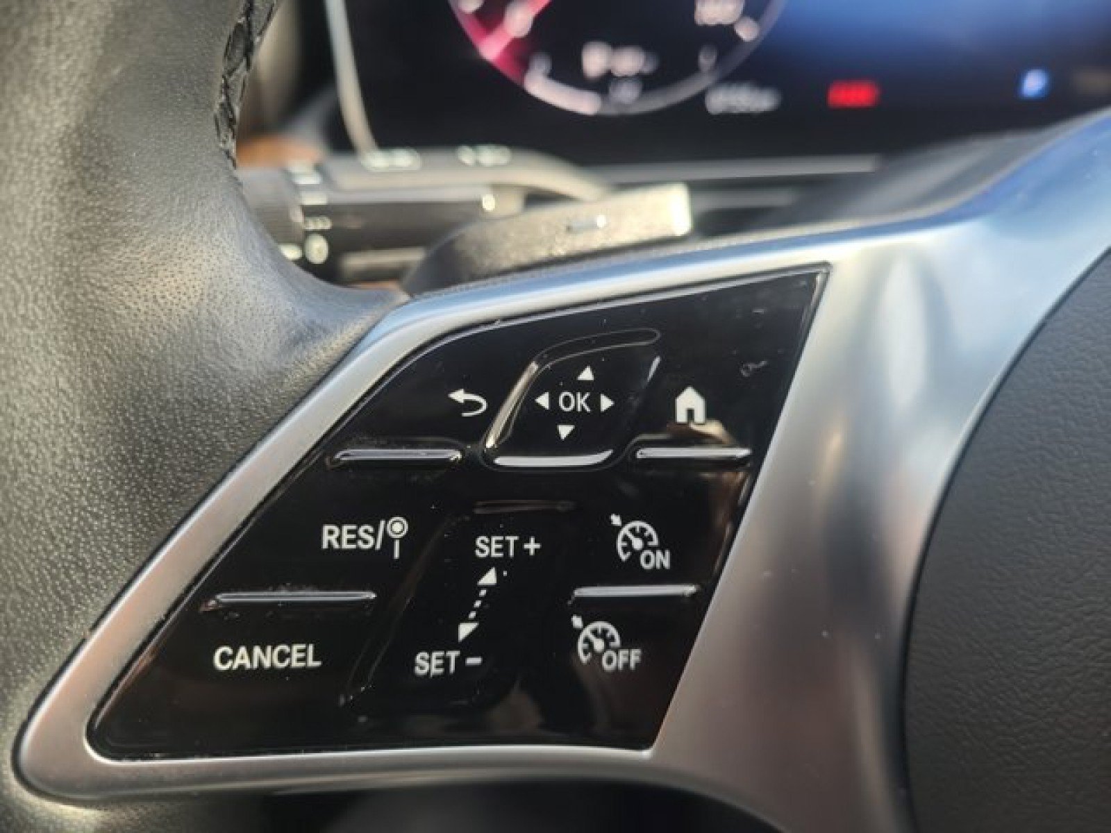 Used 2023 Mercedes-Benz C 300 4MATIC Sedan image 27