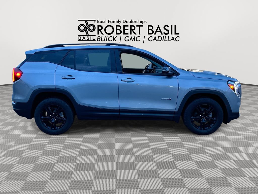 Used 2024 GMC Terrain AT4 AWD/4WD image 9