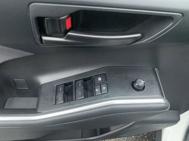 Used 2023 Toyota Highlander LE image 12