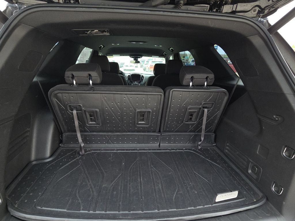 Used 2023 Chevrolet Traverse LT image 16