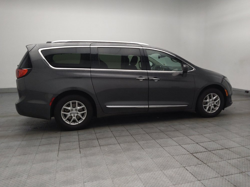 Used 2020 Chrysler Pacifica Touring-L FWD image 10