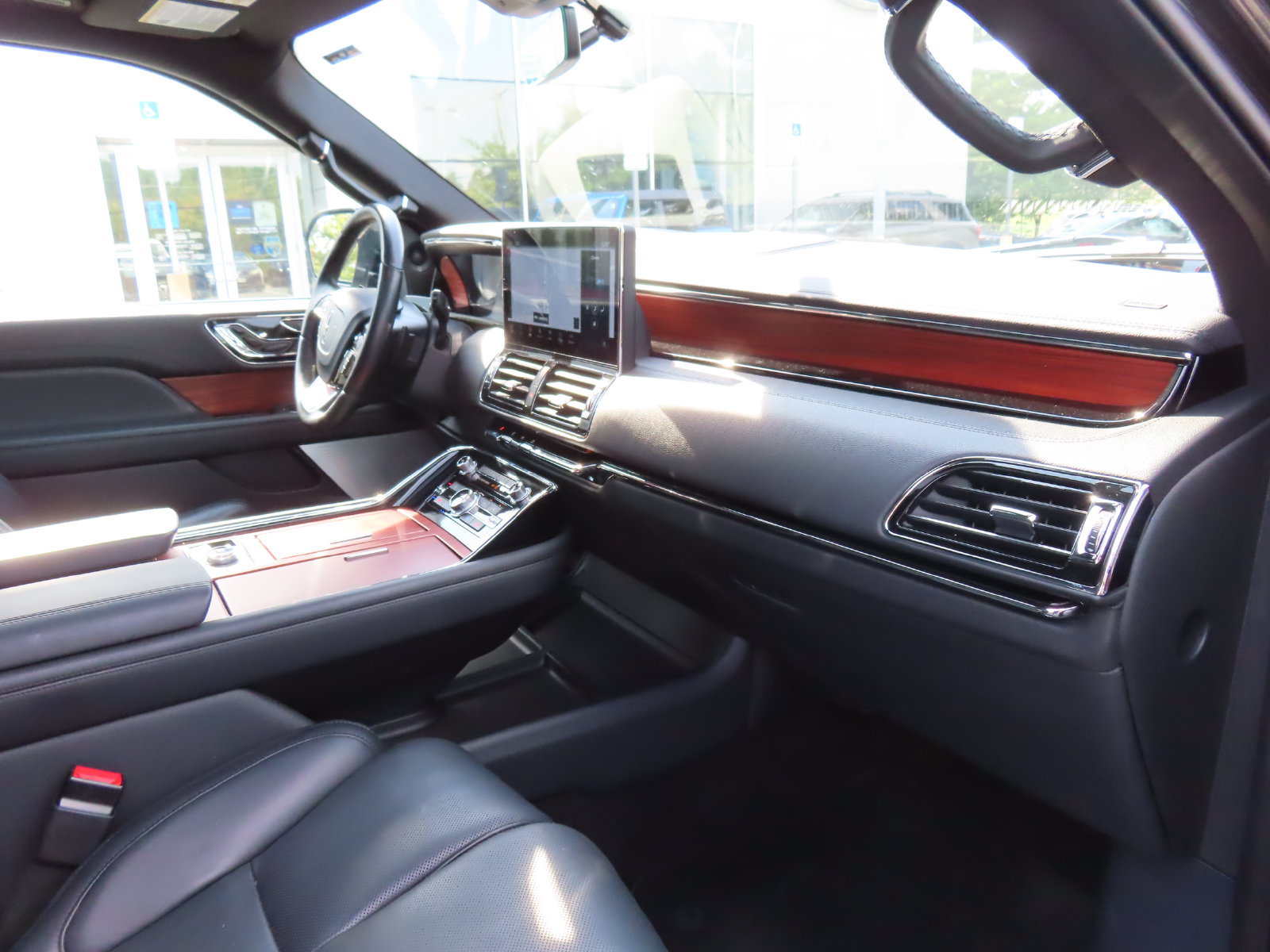 Used 2024 Lincoln Navigator L Reserve AWD/4WD image 20