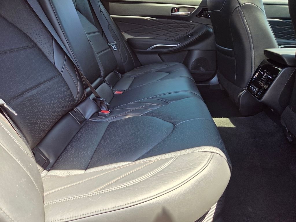 Used 2021 Toyota Avalon Limited w/ Advanced Safety Package FWD image 31