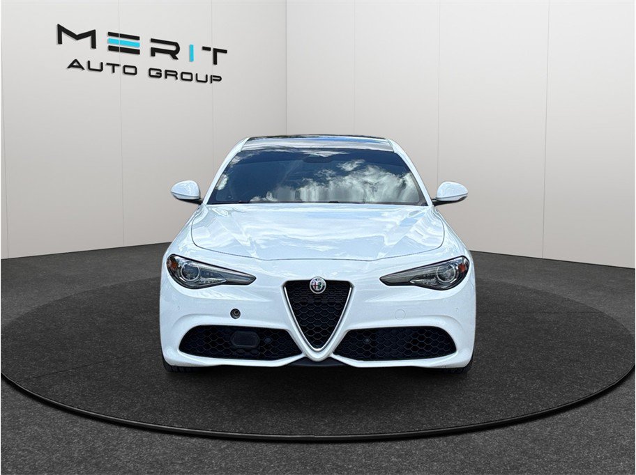 Used 2022 Alfa Romeo Giulia Ti w/ Active Assist Plus Package RWD image 3
