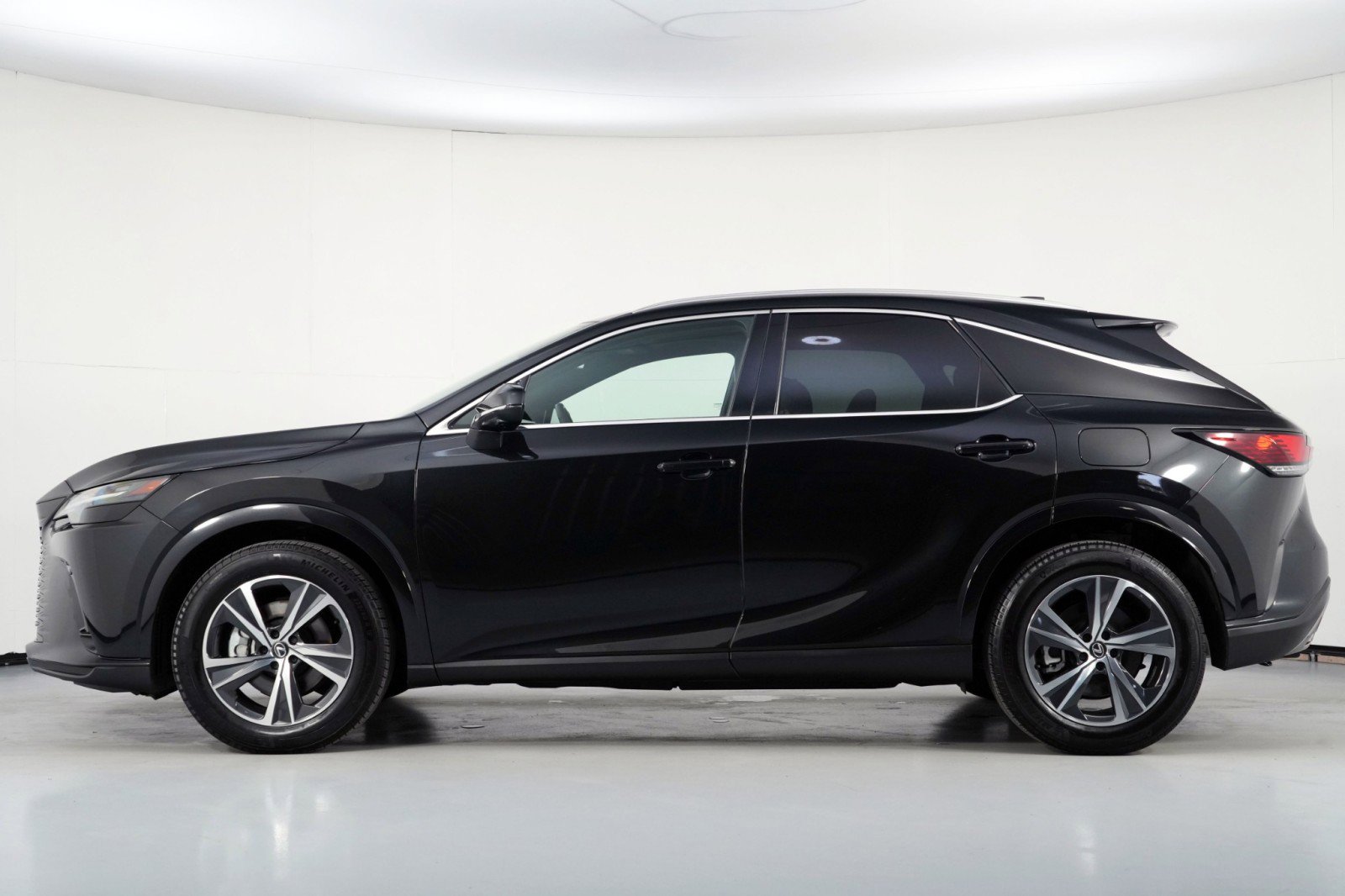 Used 2024 Lexus RX 350h w/ Convenience Package AWD/4WD image 9