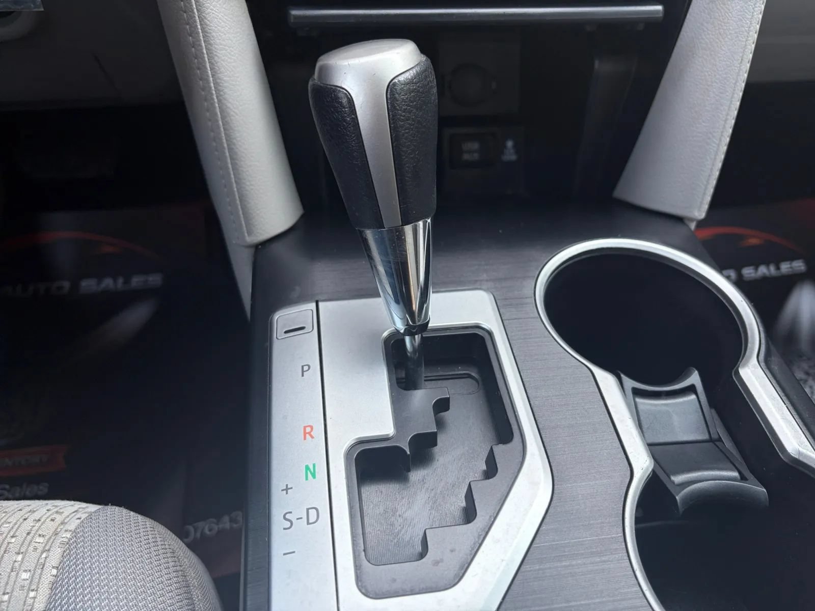 Used 2012 Toyota Camry LE FWD image 24