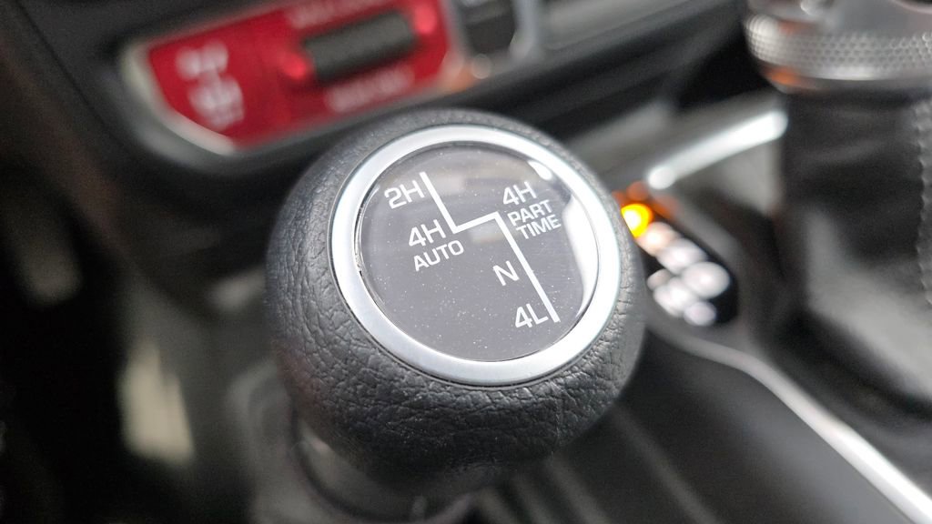 Used 2024 Jeep Wrangler Unlimited image 20