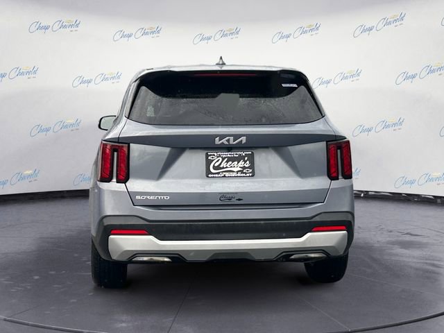 Used 2024 Kia Sorento LX image 4