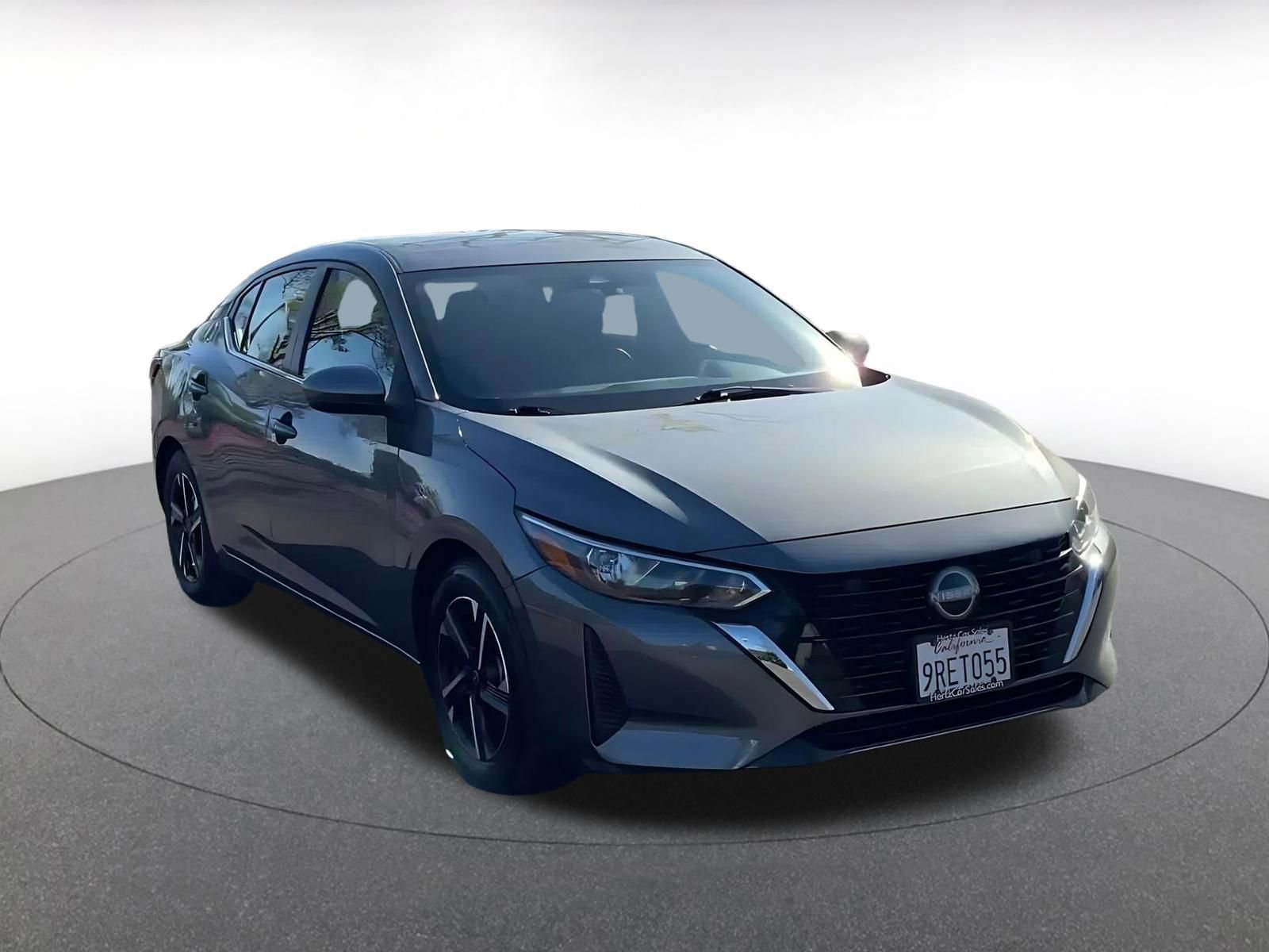 Used 2025 Nissan Sentra SV image 3