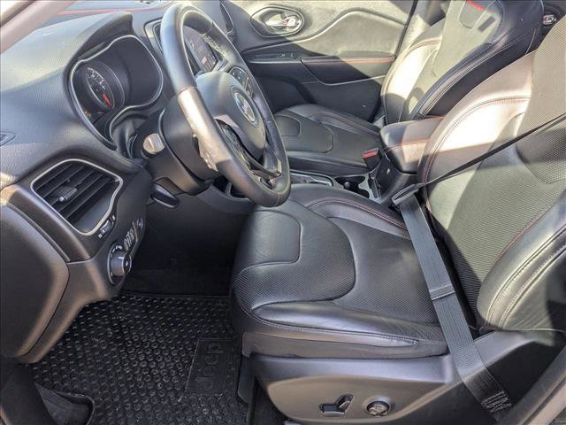 Used 2019 Jeep Cherokee Trailhawk image 14