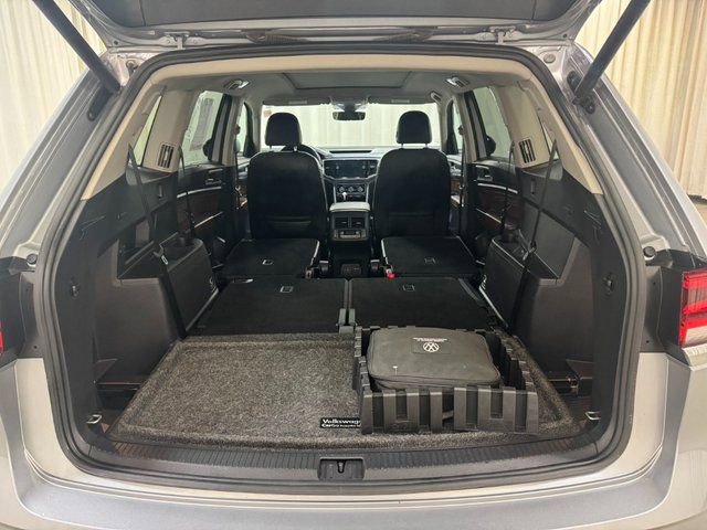 Used 2022 Volkswagen Atlas SEL Premium image 35