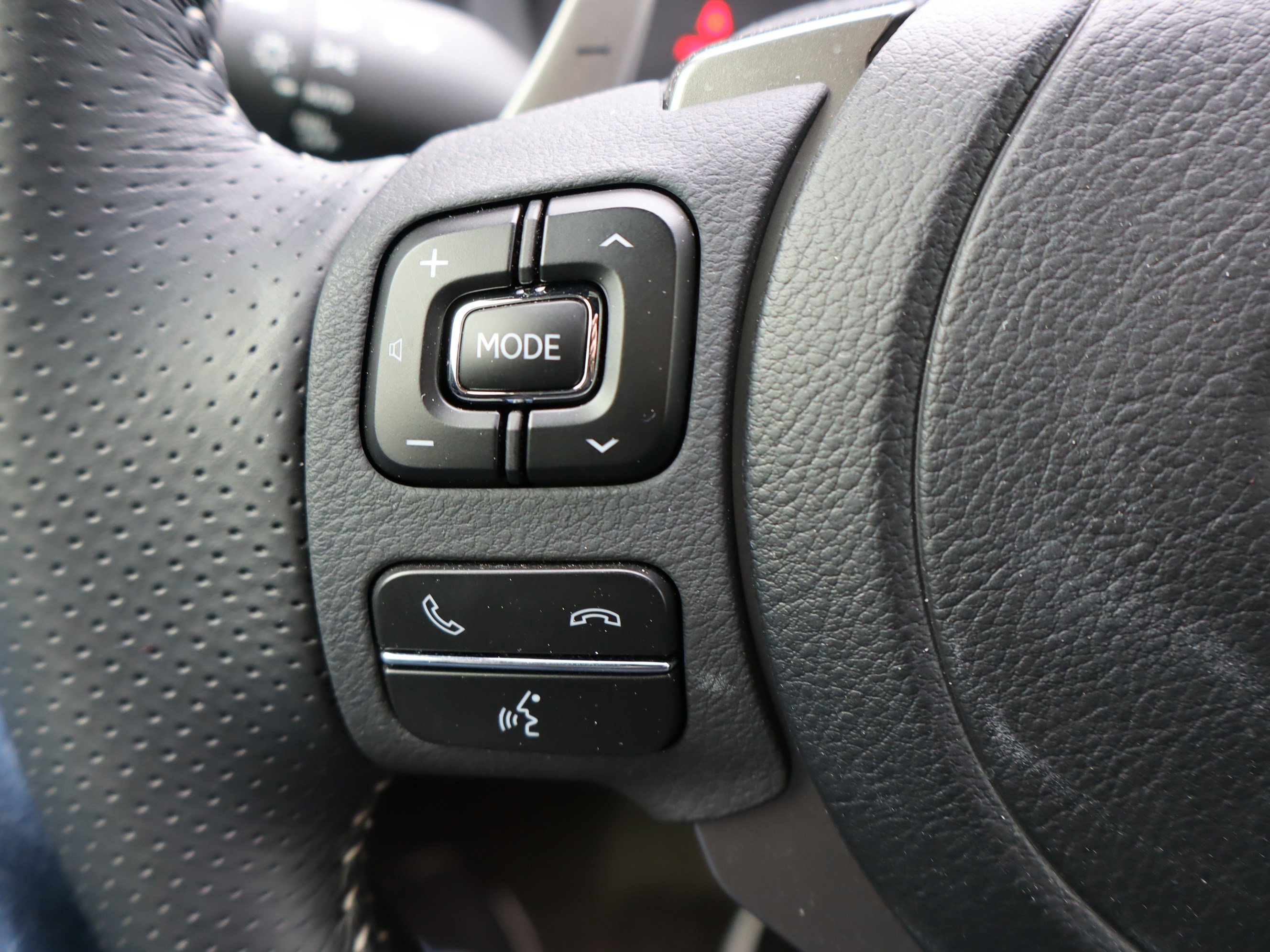 Used 2025 Lexus RC 350 F Sport w/ Navigation Package image 18