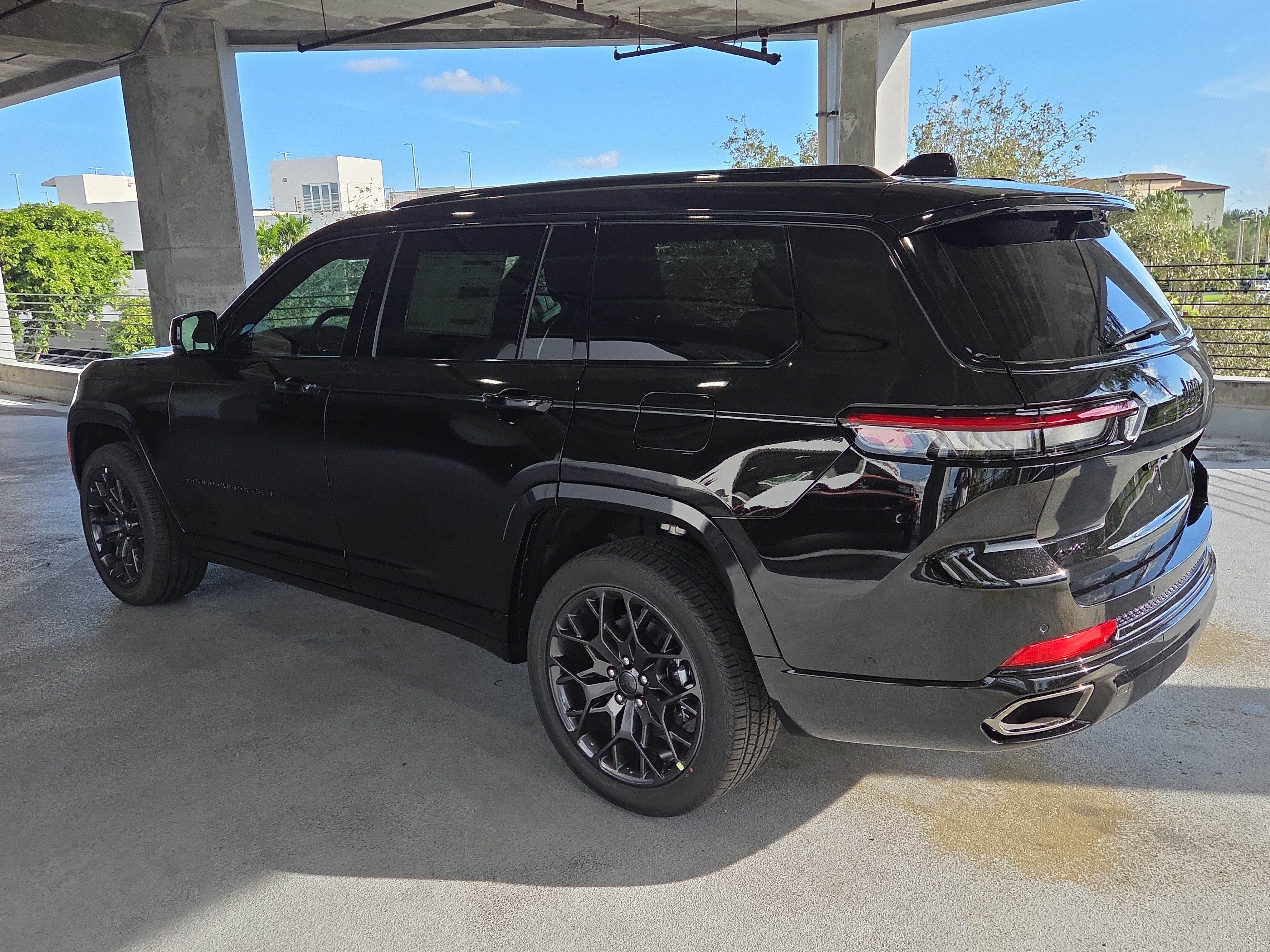 New 2025 Jeep Grand Cherokee L Summit AWD/4WD image 7