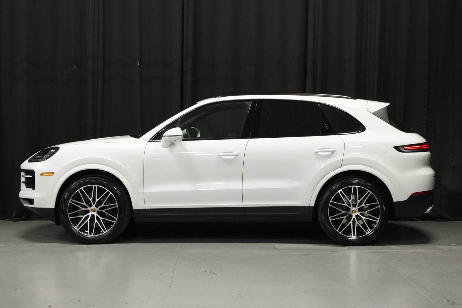 New 2026 Porsche Cayenne AWD/4WD image 2