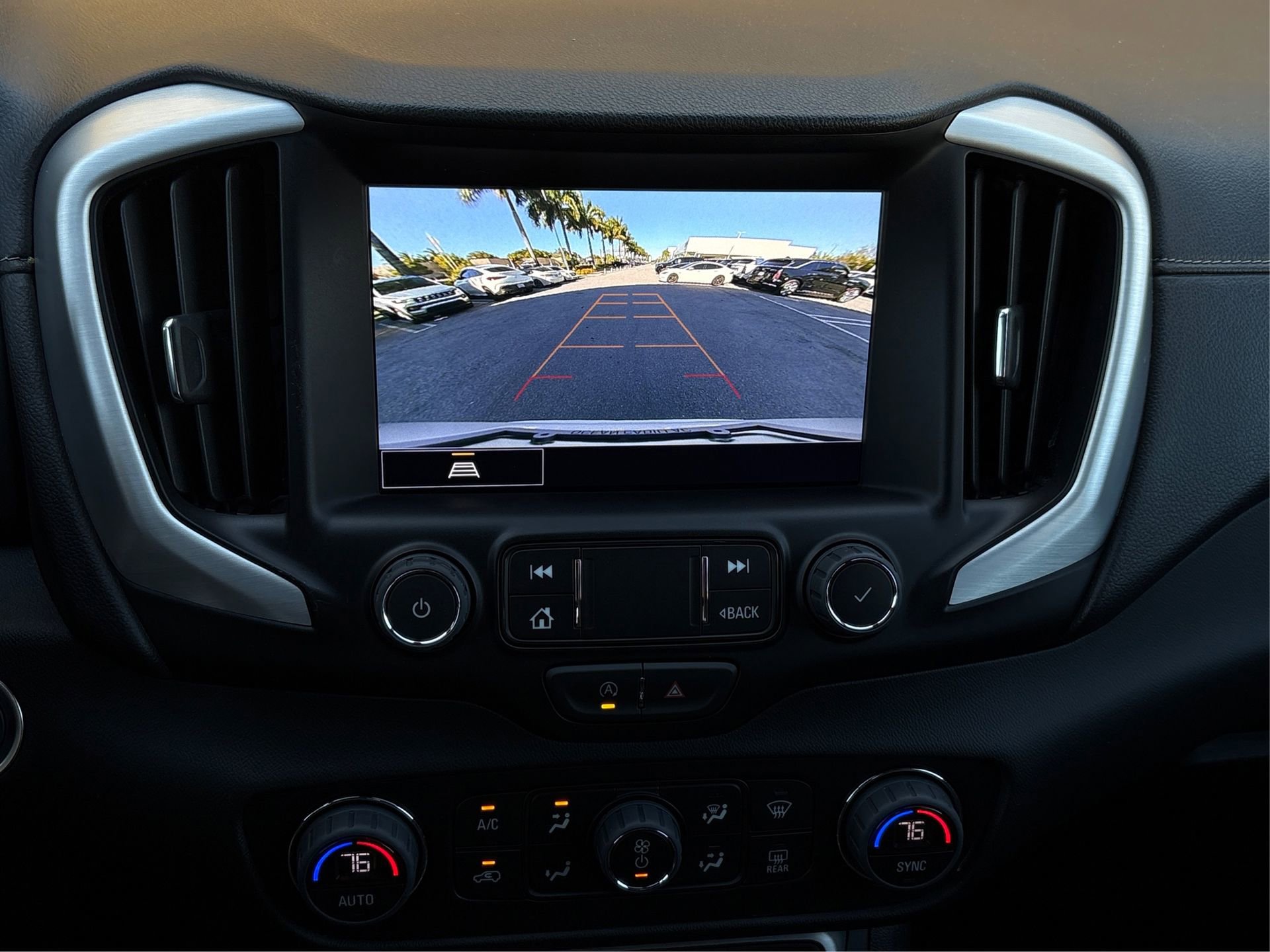 Used 2023 GMC Terrain SLT w/ Elevation Edition image 25