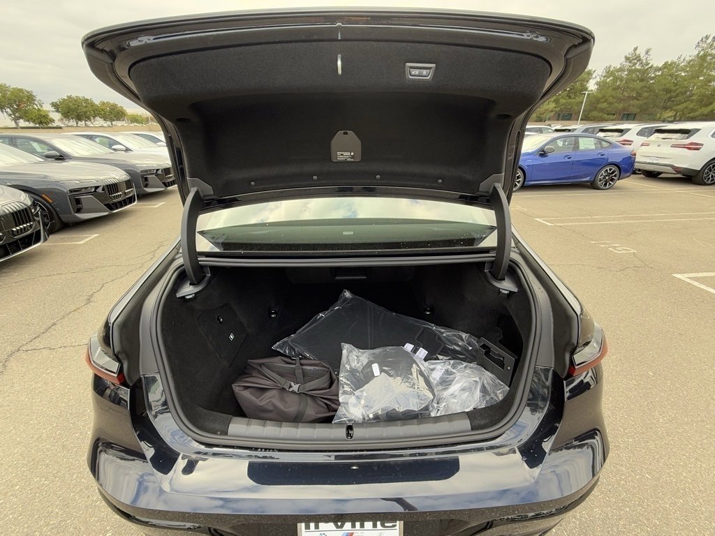 New 2026 BMW i7 eDrive50 w/ M Sport Package image 16