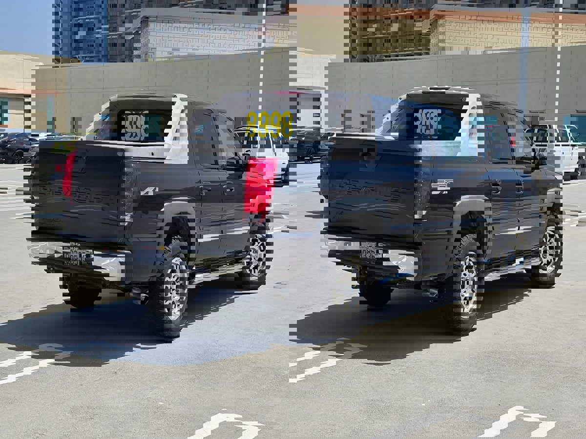 Used 2005 Chevrolet Avalanche Z71 w/ Preferred Equipment Group image 6