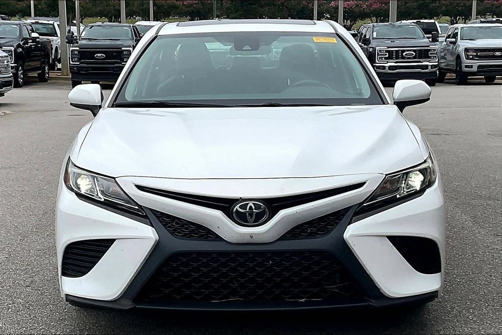 Used 2020 Toyota Camry SE FWD image 2