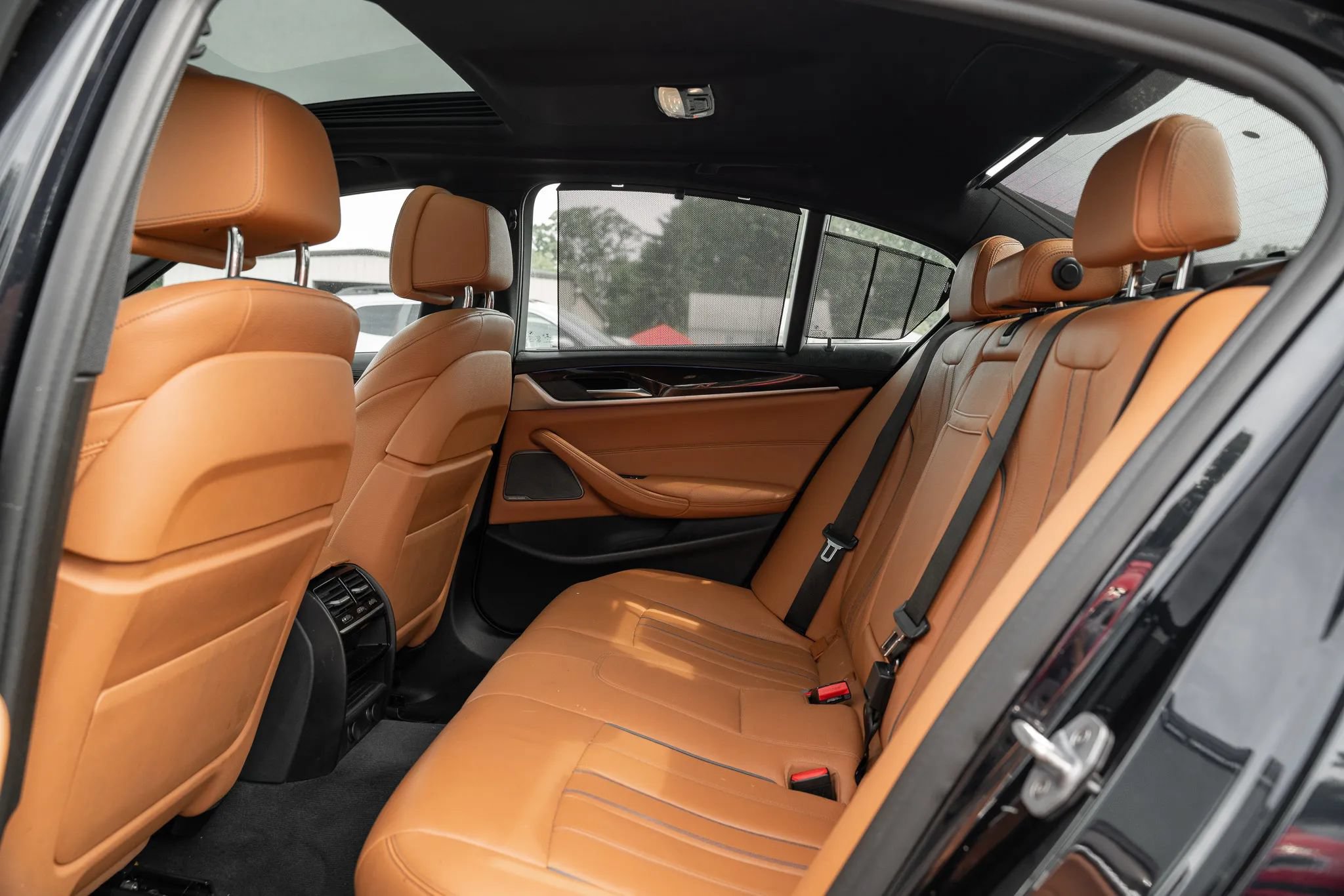 Used 2019 BMW M550i xDrive w/ Premium Package AWD/4WD image 8