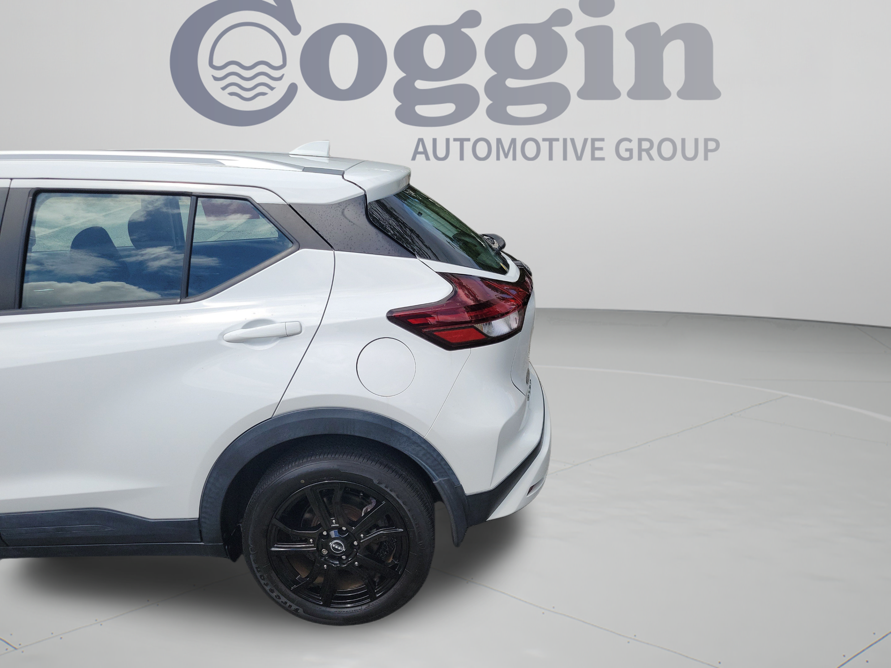 Certified 2022 Nissan Kicks SV FWD image 29