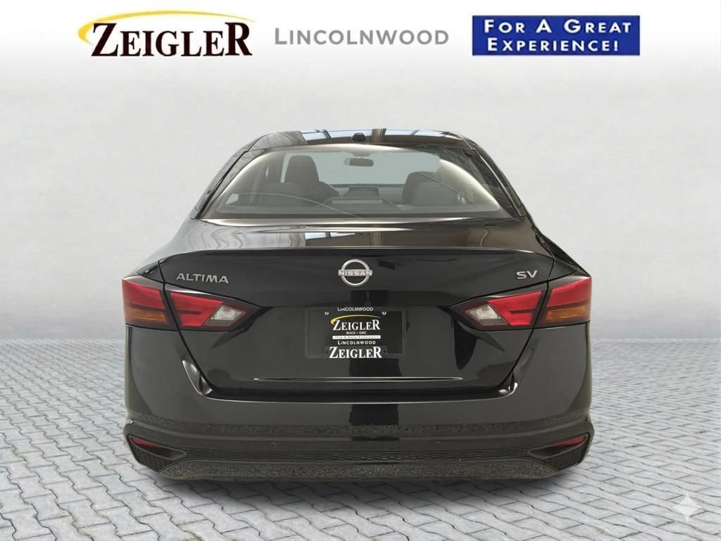 Used 2024 Nissan Altima 2.5 SV FWD image 5