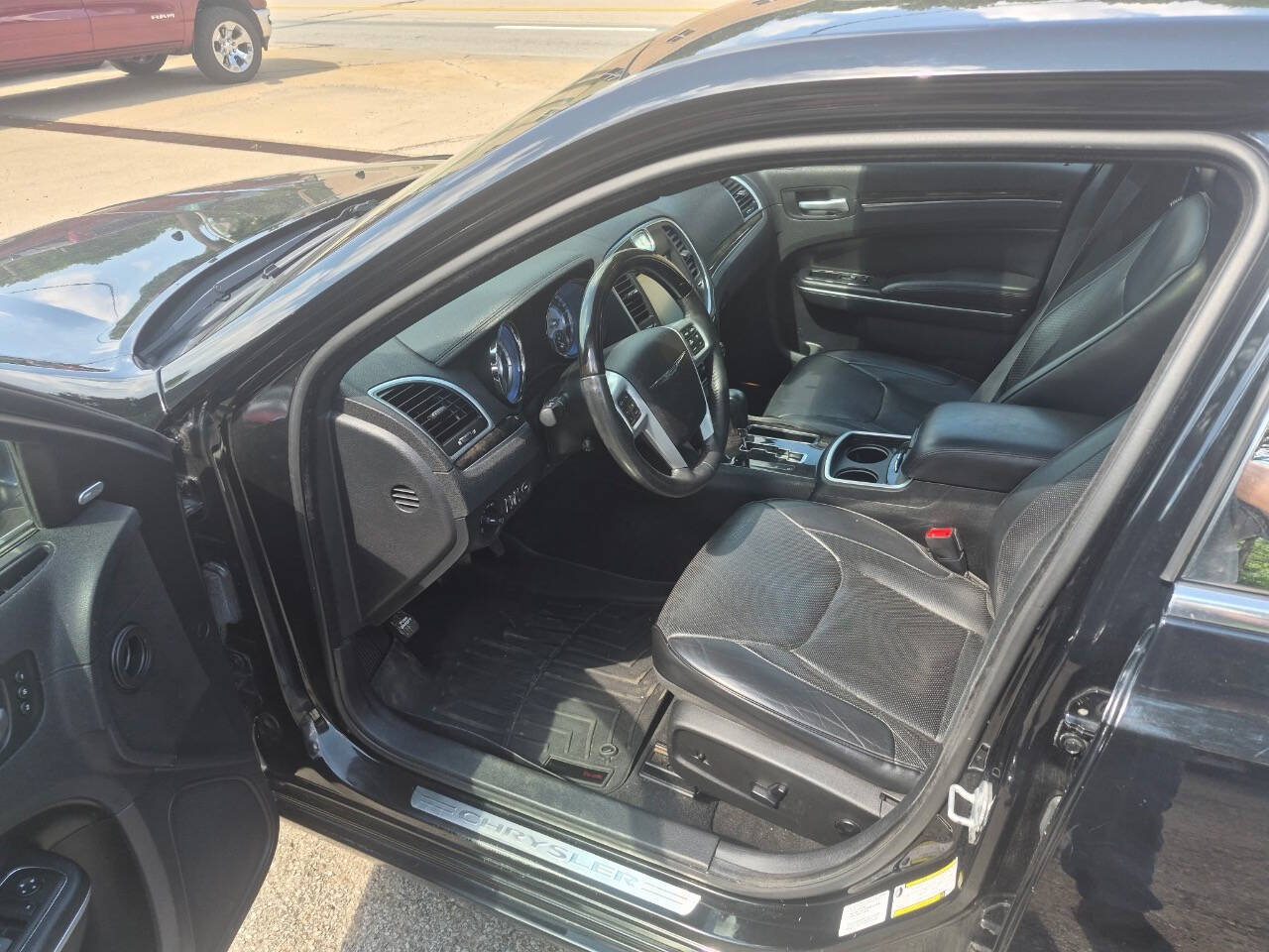 Used 2014 Chrysler 300 C w/ Light Group AWD/4WD image 6