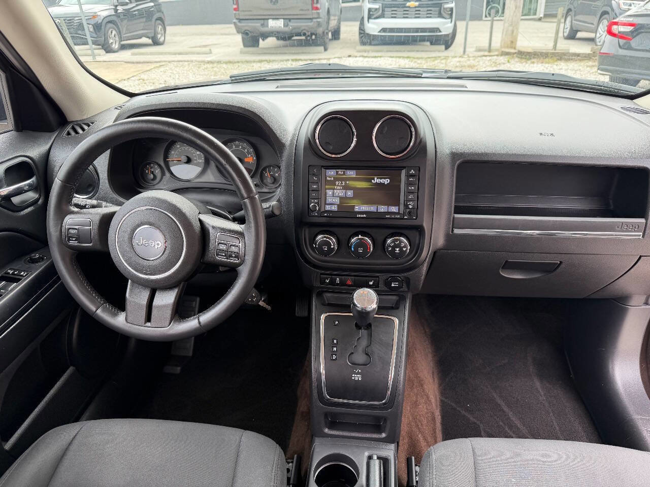 Used 2014 Jeep Patriot Latitude AWD/4WD image 23