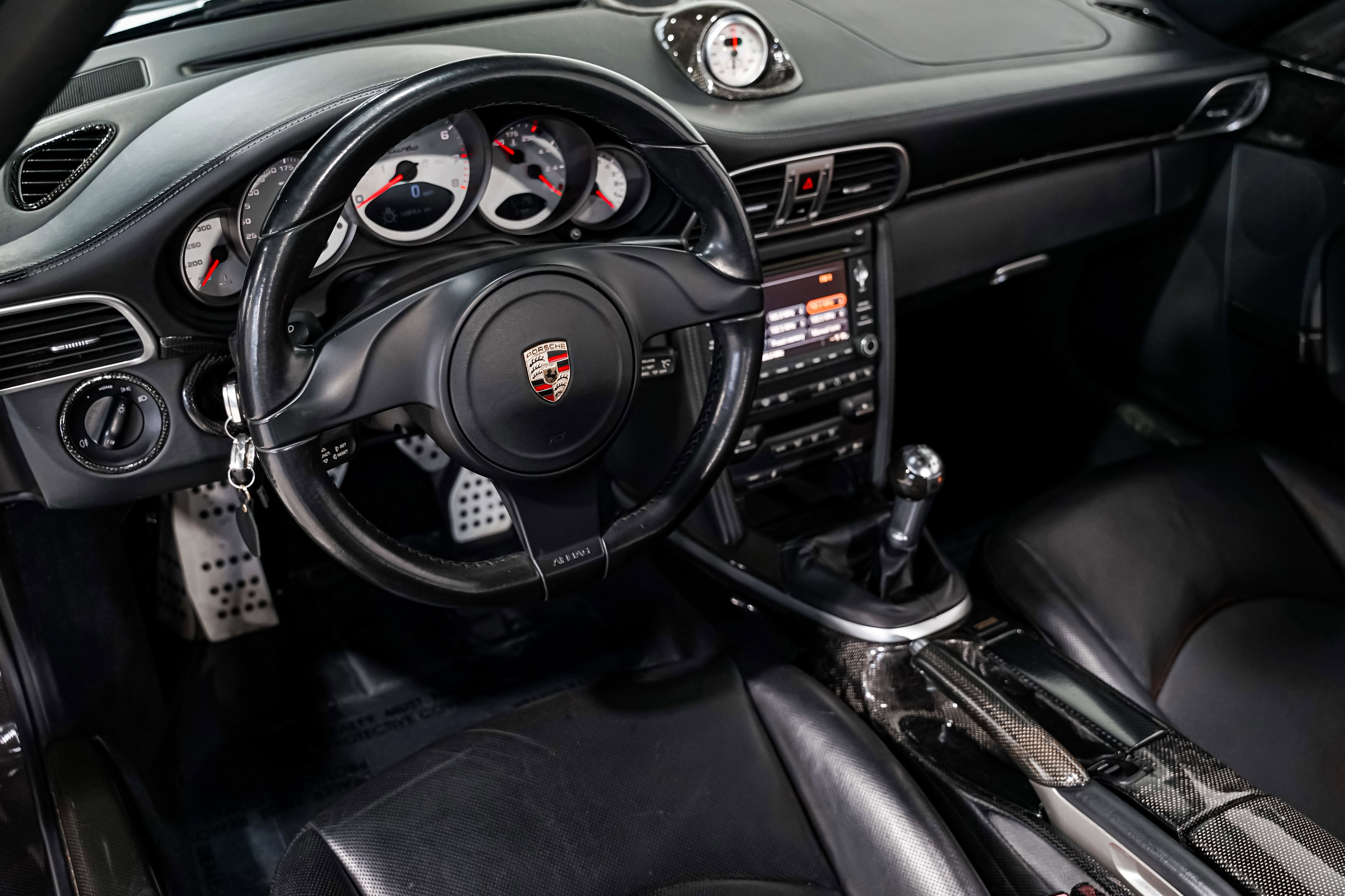 Used 2012 Porsche 911 Turbo image 9