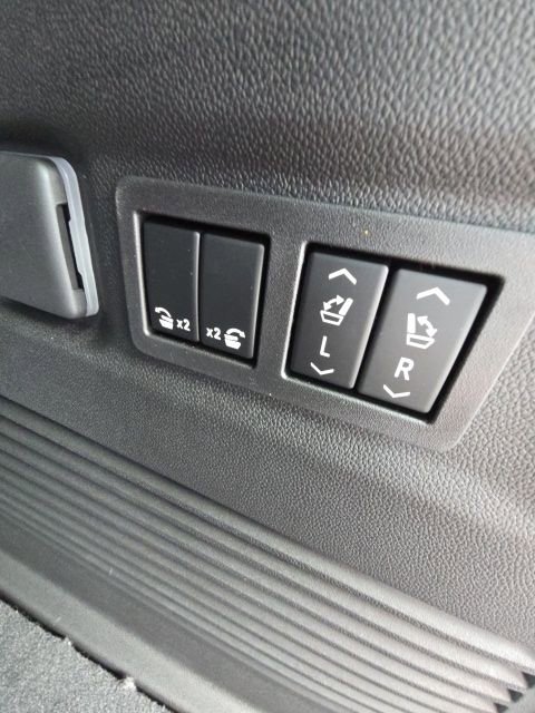 New 2026 GMC Yukon XL Elevation image 21