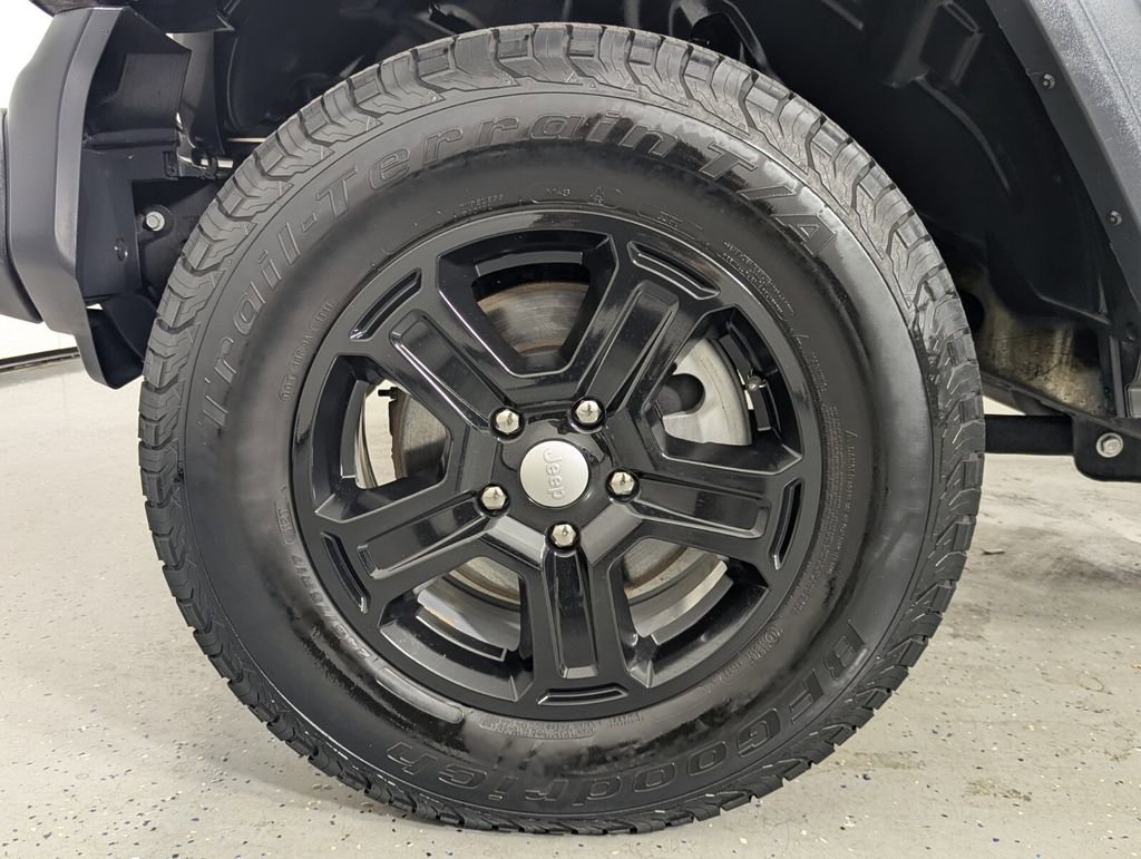 Used 2018 Jeep Wrangler Unlimited Sport S image 11