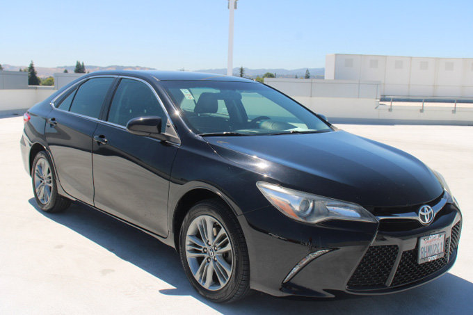 Used 2017 Toyota Camry SE FWD image 2