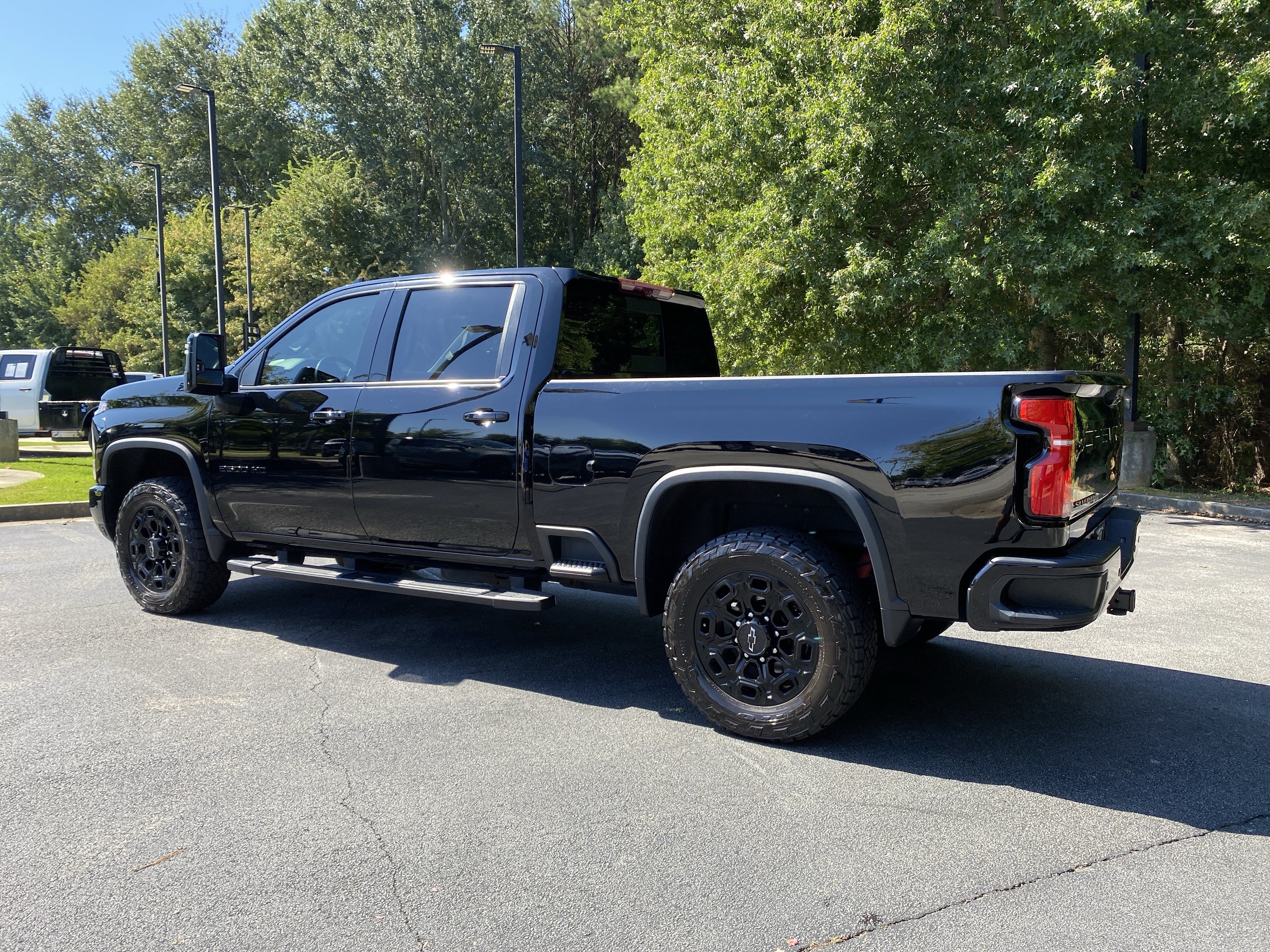 Used 2024 Chevrolet Silverado 2500 LTZ w/ LTZ Plus Package AWD/4WD image 7