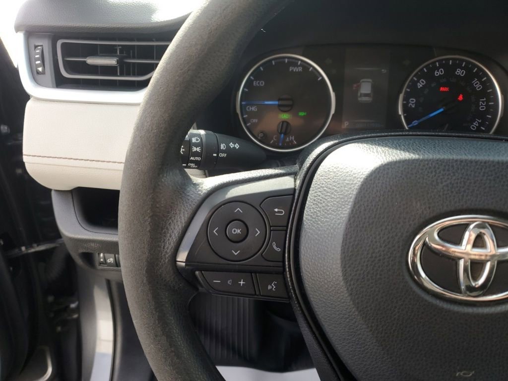 Used 2021 Toyota RAV4 XLE image 19