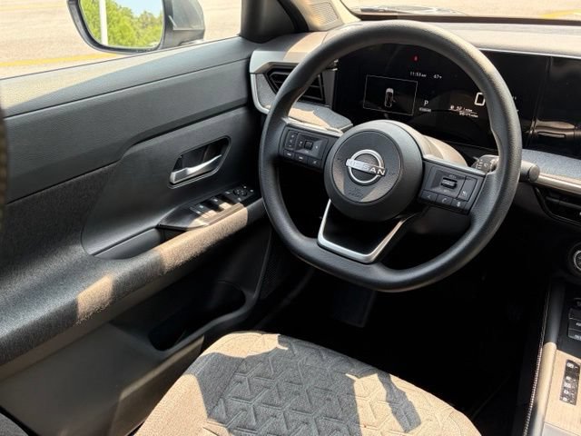 Certified 2025 Nissan Kicks SV w/ SV Premium Package AWD/4WD image 31