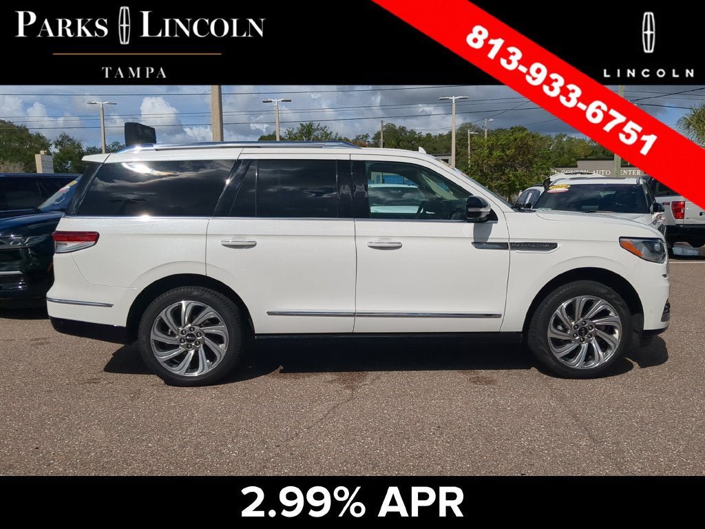 Certified 2024 Lincoln Navigator Premiere AWD/4WD image 3
