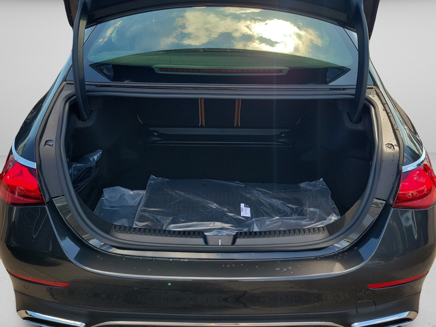 New 2027 Mercedes-Benz E 450 4MATIC Sedan image 5