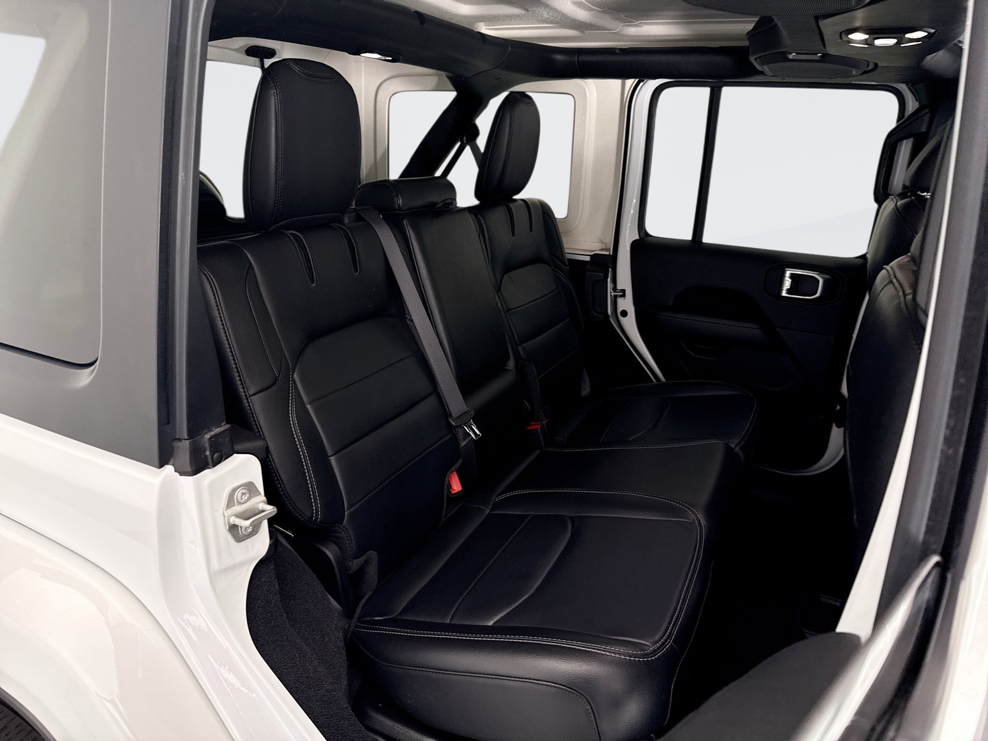 Used 2023 Jeep Wrangler Unlimited Sahara image 18