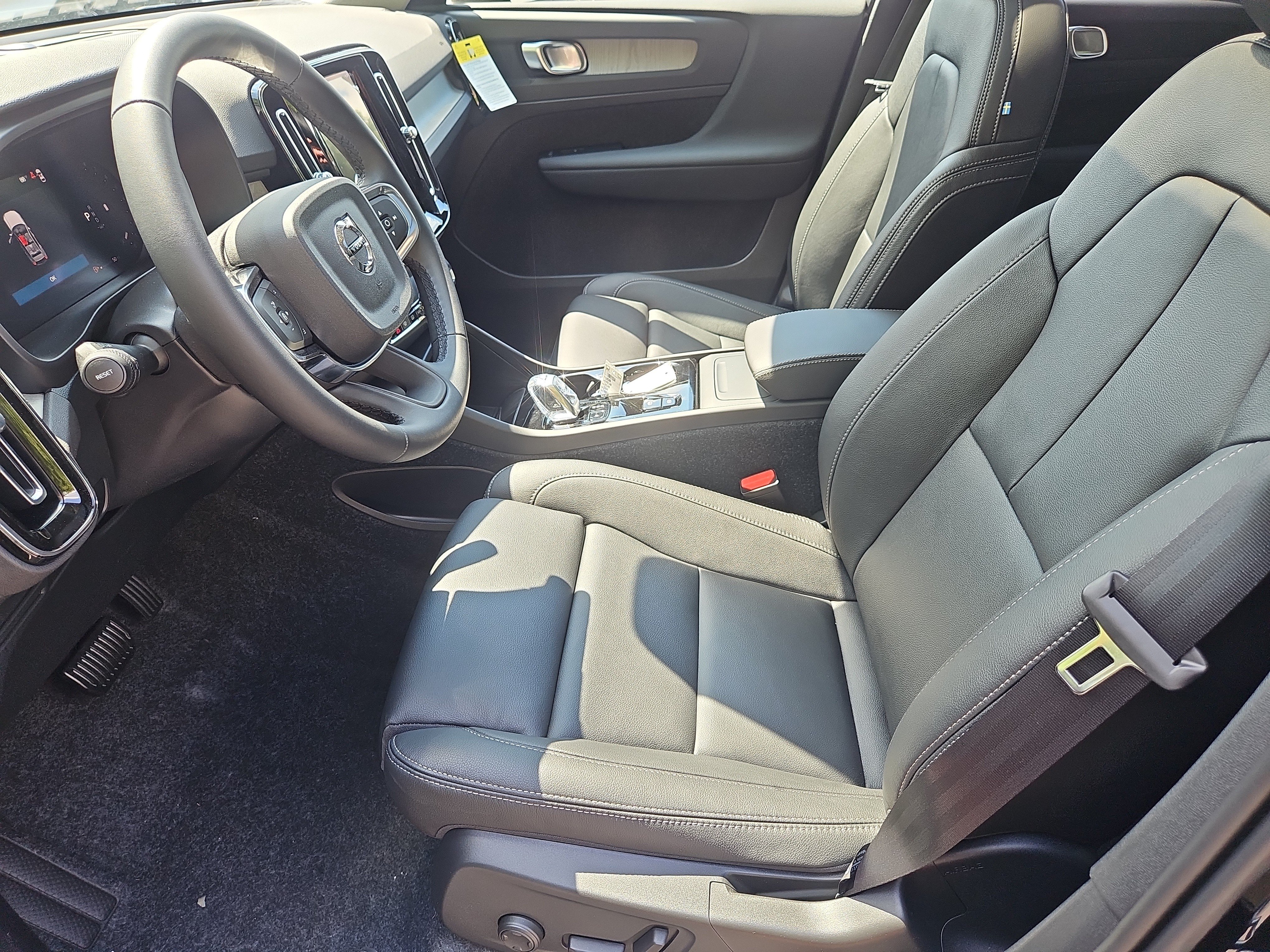 New 2026 Volvo XC40 B5 Plus w/ Protection Package Premier AWD/4WD image 20