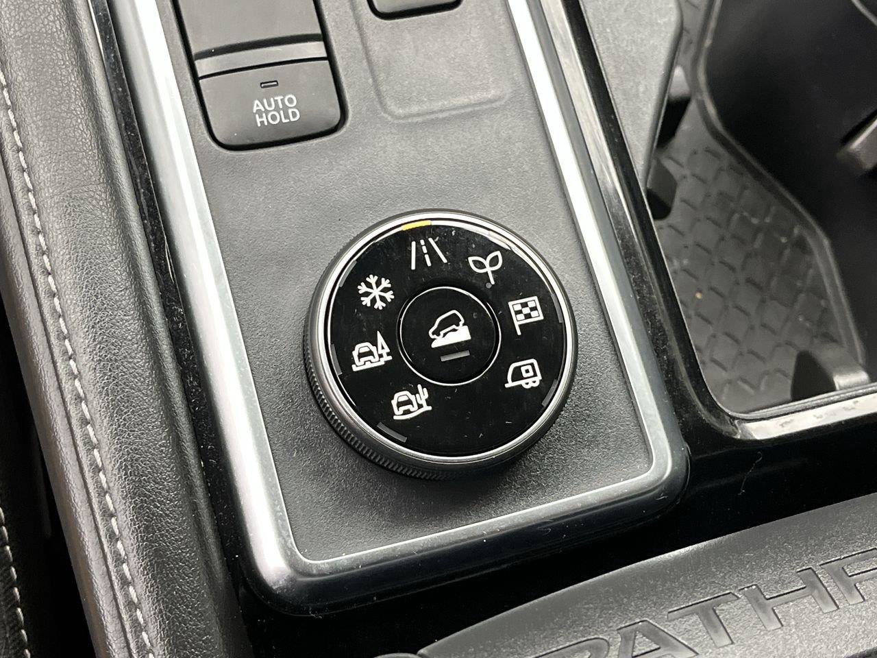 Used 2024 Nissan Pathfinder SV AWD/4WD image 16