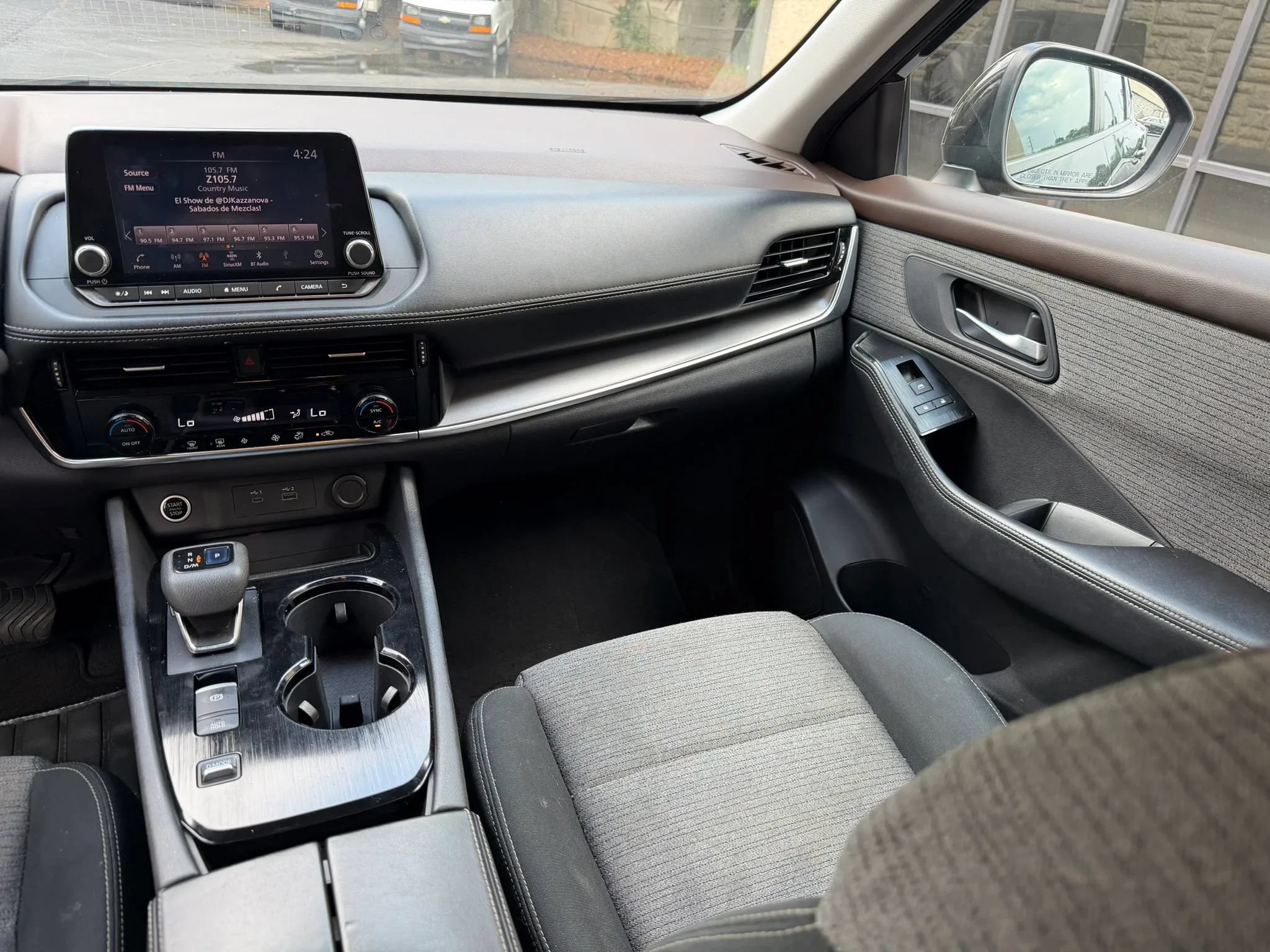 Used 2022 Nissan Rogue SV FWD image 14