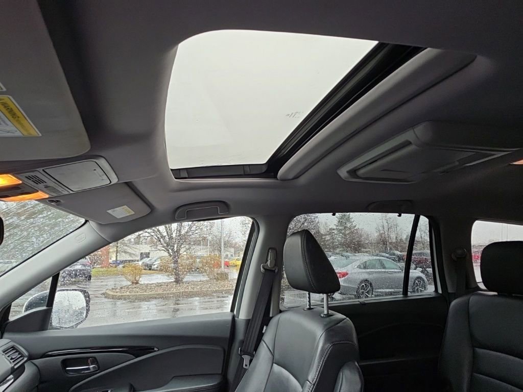 Used 2017 Honda Pilot Touring image 22