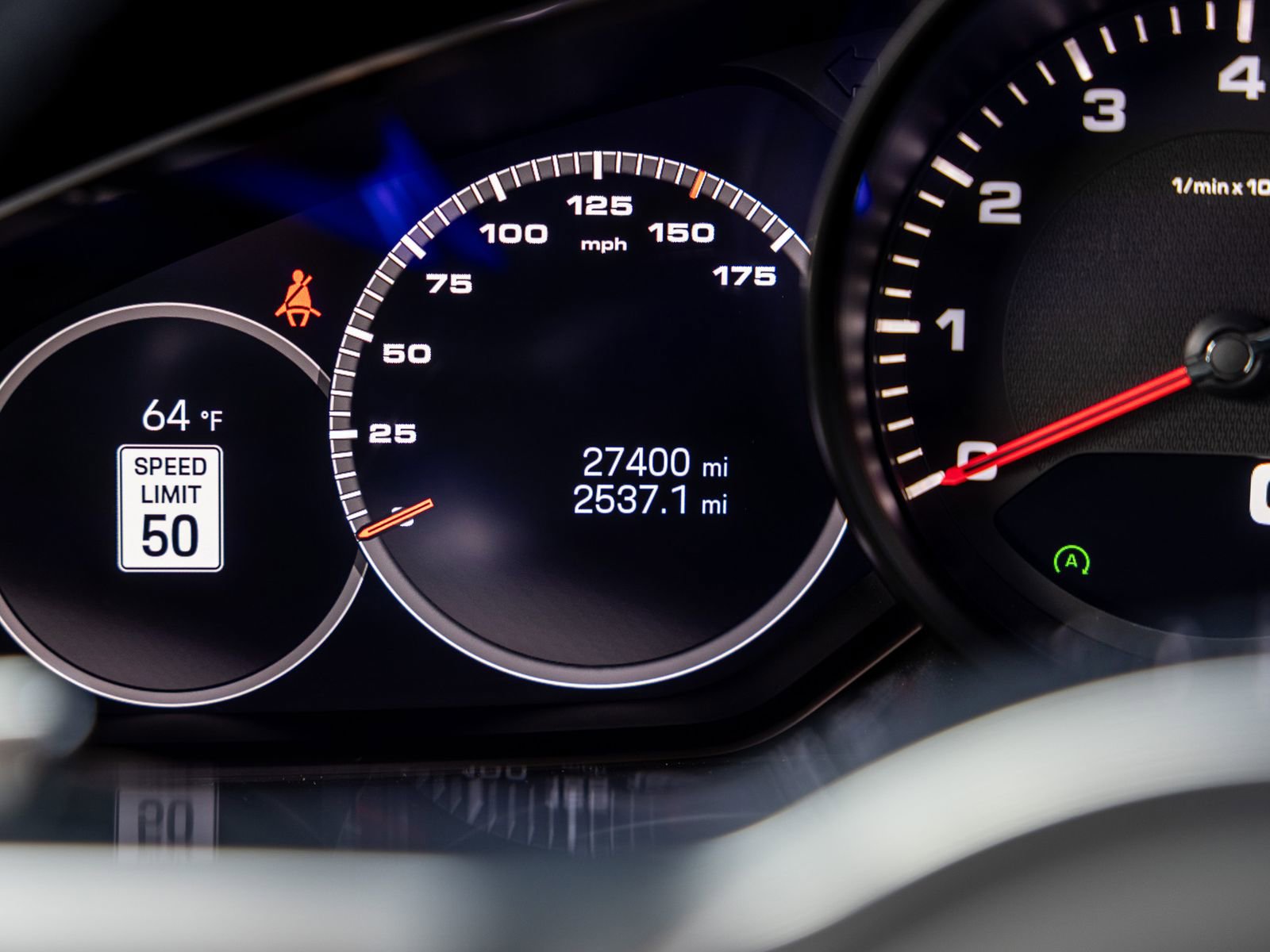 Certified 2023 Porsche Cayenne Platinum Edition image 29