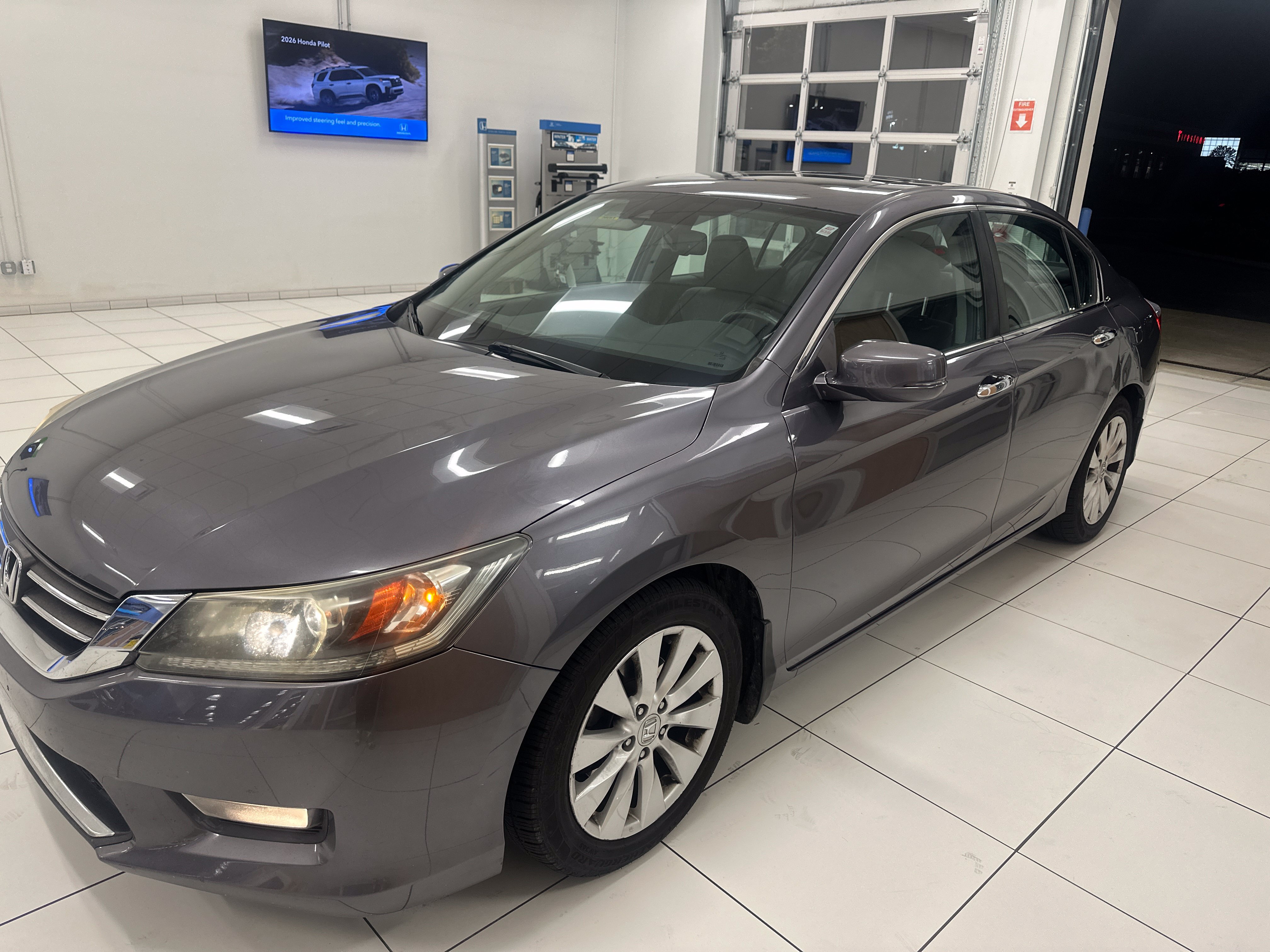 Used 2015 Honda Accord EX-L image 9