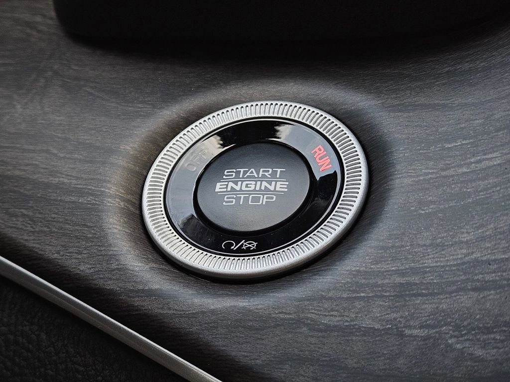 New 2025 Jeep Grand Cherokee Limited image 24