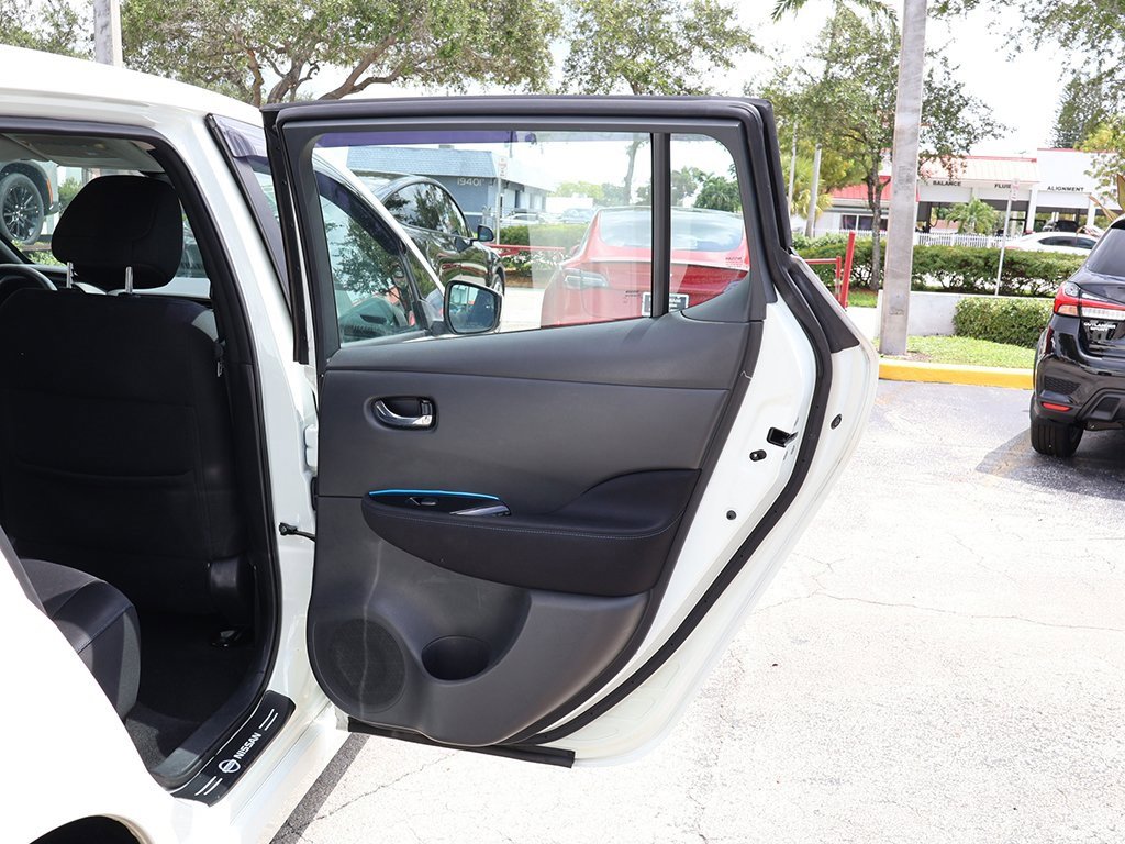 Used 2018 Nissan Leaf SV w/ SV Technology Package image 24
