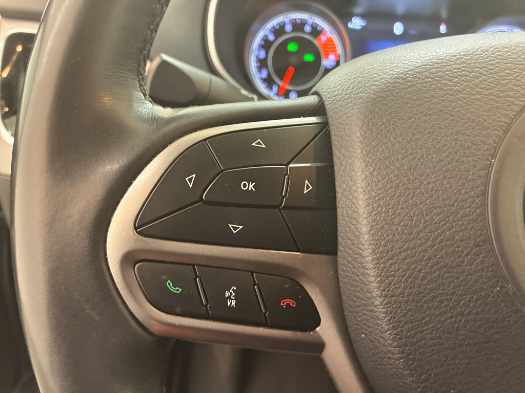 Used 2019 Jeep Cherokee Limited w/ Trailer Tow Group AWD/4WD image 19