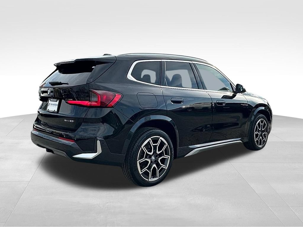 Used 2023 BMW X1 xDrive28i w/ Convenience Package AWD/4WD image 5