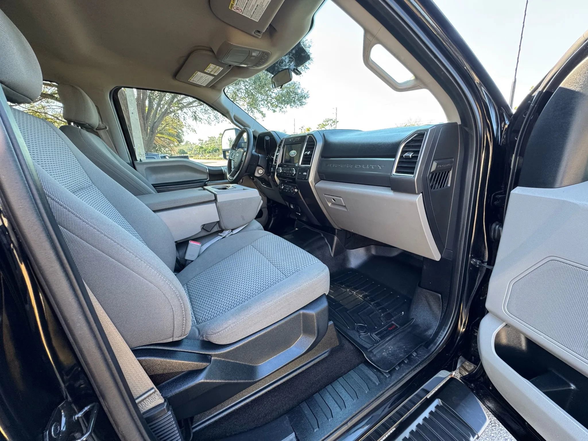 Used 2017 Ford F250 XLT w/ XLT Value Package image 11