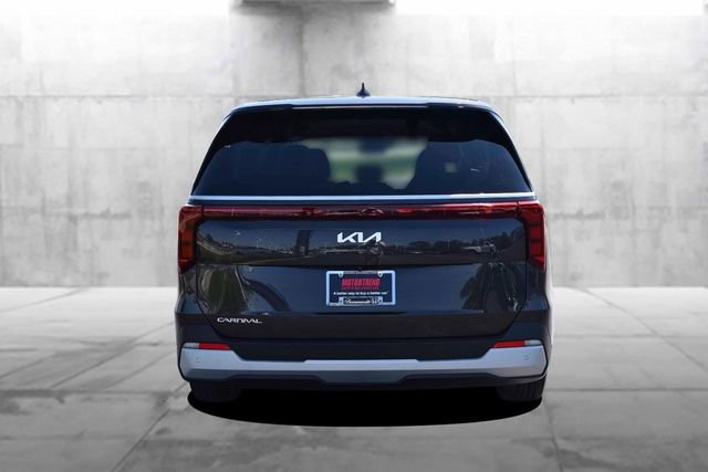 Used 2025 Kia Carnival FWD image 6
