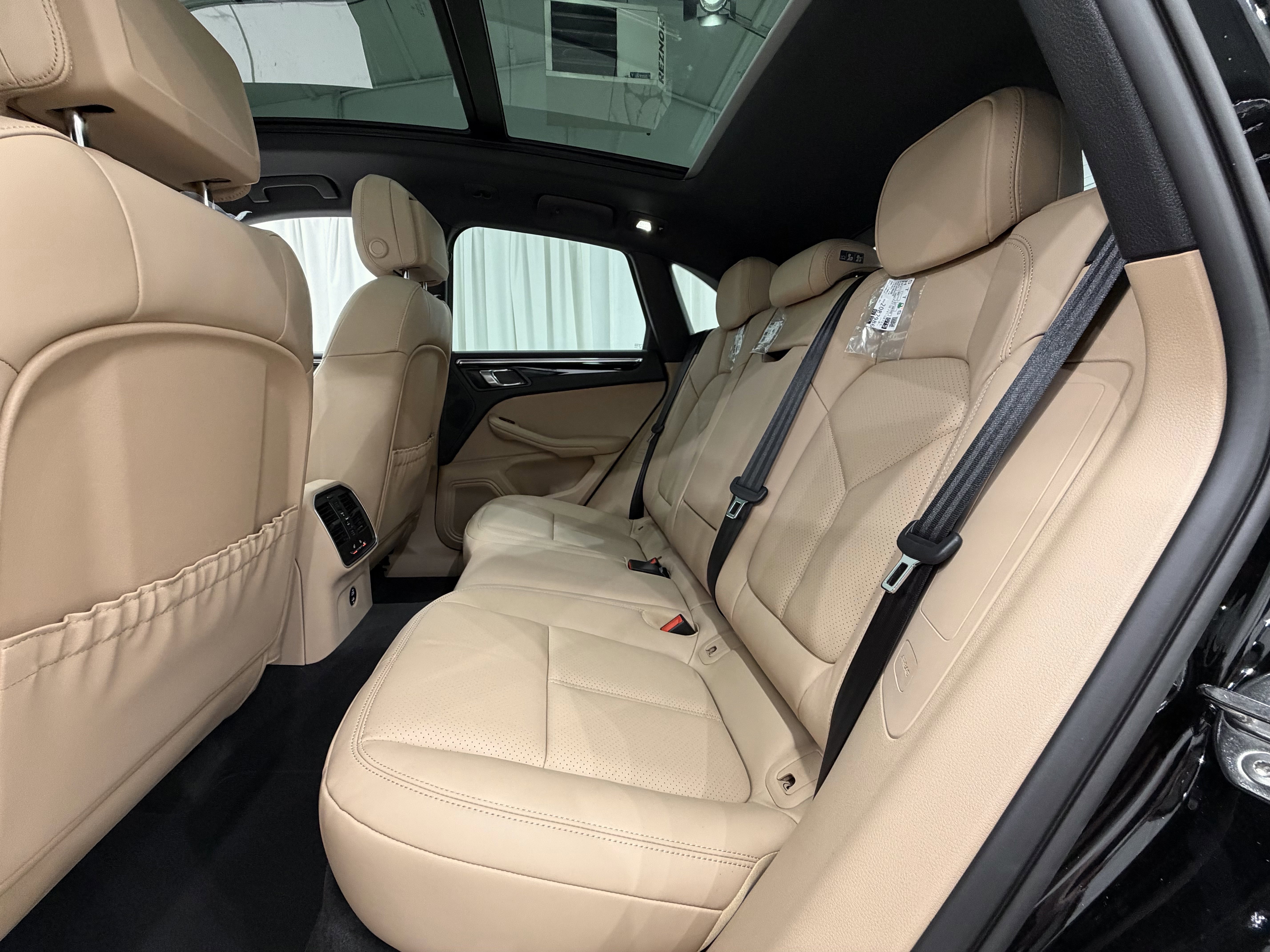 New 2026 Porsche Macan image 20